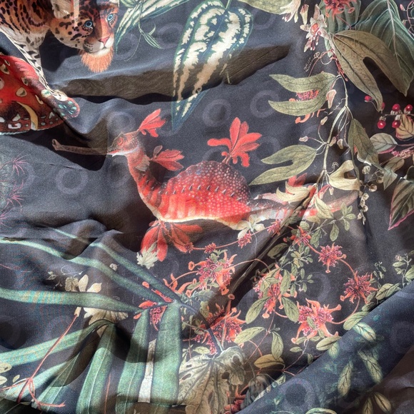 Moooi Menagerie of Extinct Animals Bed Scarf XL - Raven (Black) - Picture 3 of 8